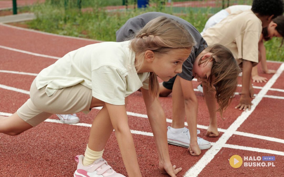 „XVI Gminne Biegi Przełajowe” na Stadionie Miejskim w Busku-Zdroju – Portal Regionalny Halo Busko