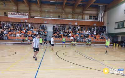 Sportowy Dzień Chłopaka w ZSTiO – rozgrywki piłki nożnej halowej z okazji Dnia Chłopaka