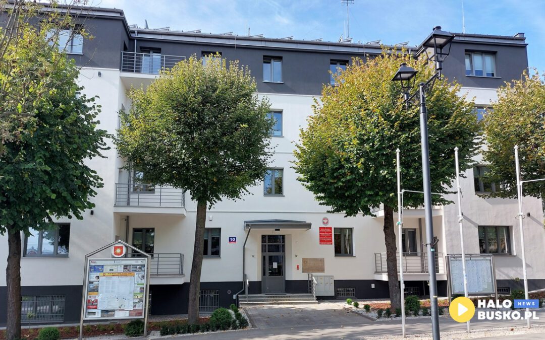 Remont siedziby Urzędu Miasta i Gminy w Busku-Zdroju zakończony – ważna informacja dla mieszkańców.