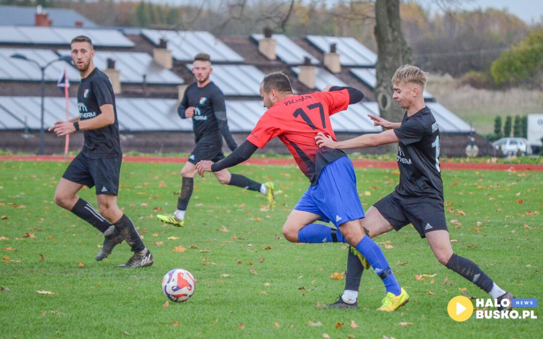 Podział punktów podczas derbów w Stopnicy! Fotorelacja z meczu Piast Stopnica – Zorza Tempo Pacanów [ZDJĘCIA]
