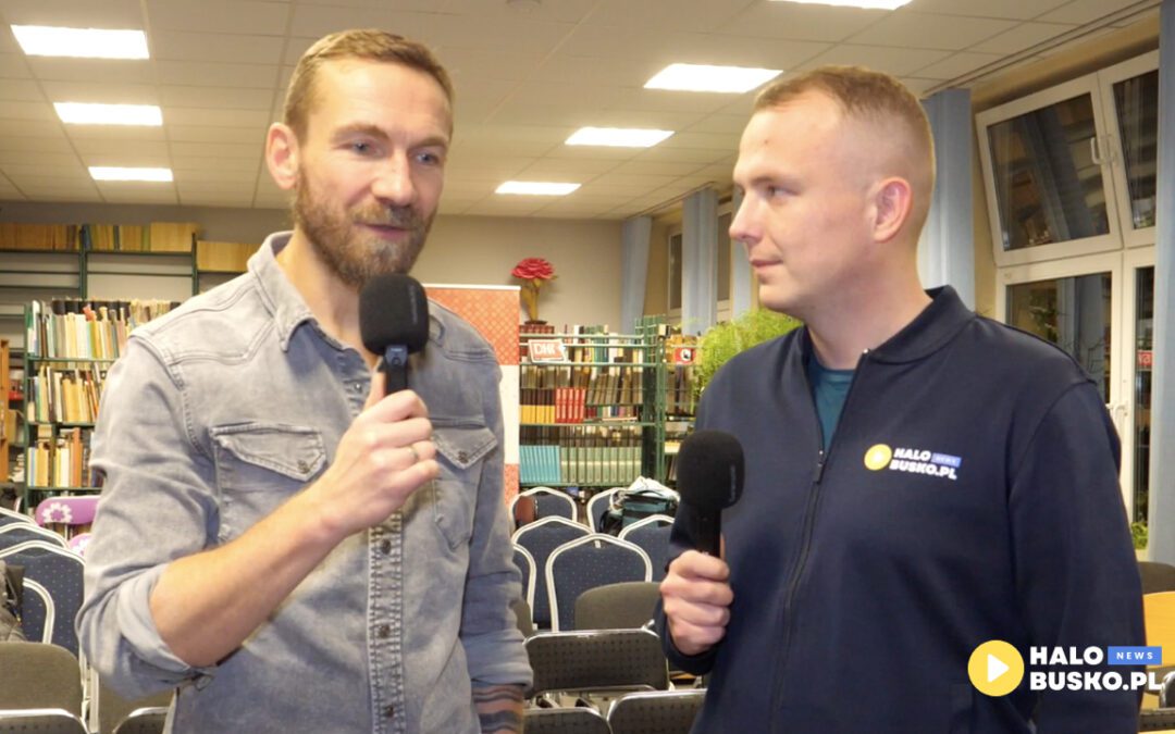 Relacja ze spotkania z Przemysławem Kossakowskim w Miejsko-Gminnej Publicznej Bibliotece w Busku-Zdroju [VIDEO]