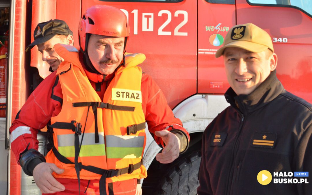 Relacja z pokazu ratownictwa lodowego połączonego ze zbiórką na WOŚP zorganizowanego przez Komendę Powiatową Państwowej Straży Pożarnej w Busku-Zdroju! [VIDEO]