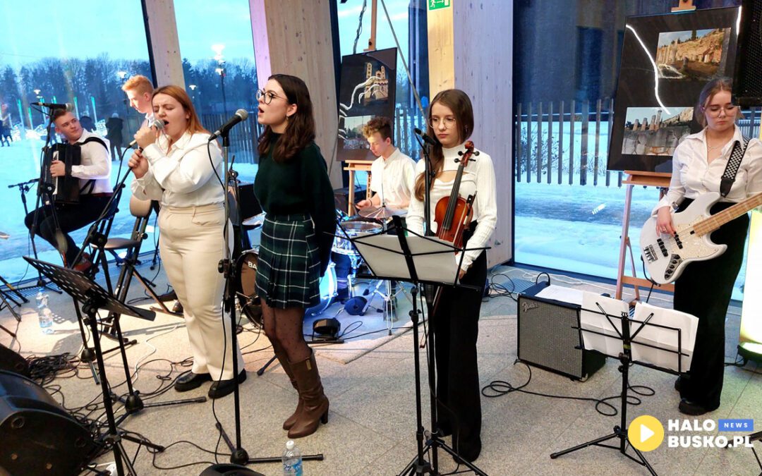 Zespół Zepsuł zagrał w koncert kolędowy w Domu Zdrojowym przy Tężni [ZDJĘCIA]