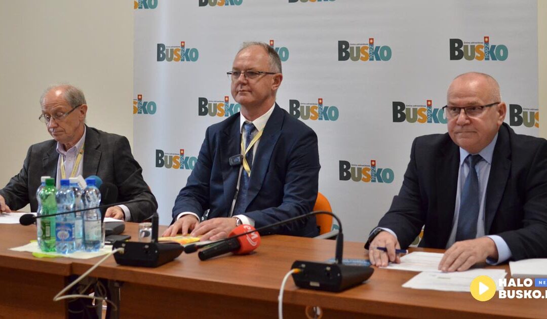 Odbyła się konferencja prasowa zorganizowana przez Urząd Miasta i Gminy w Busku-Zdroju (VIDEO).