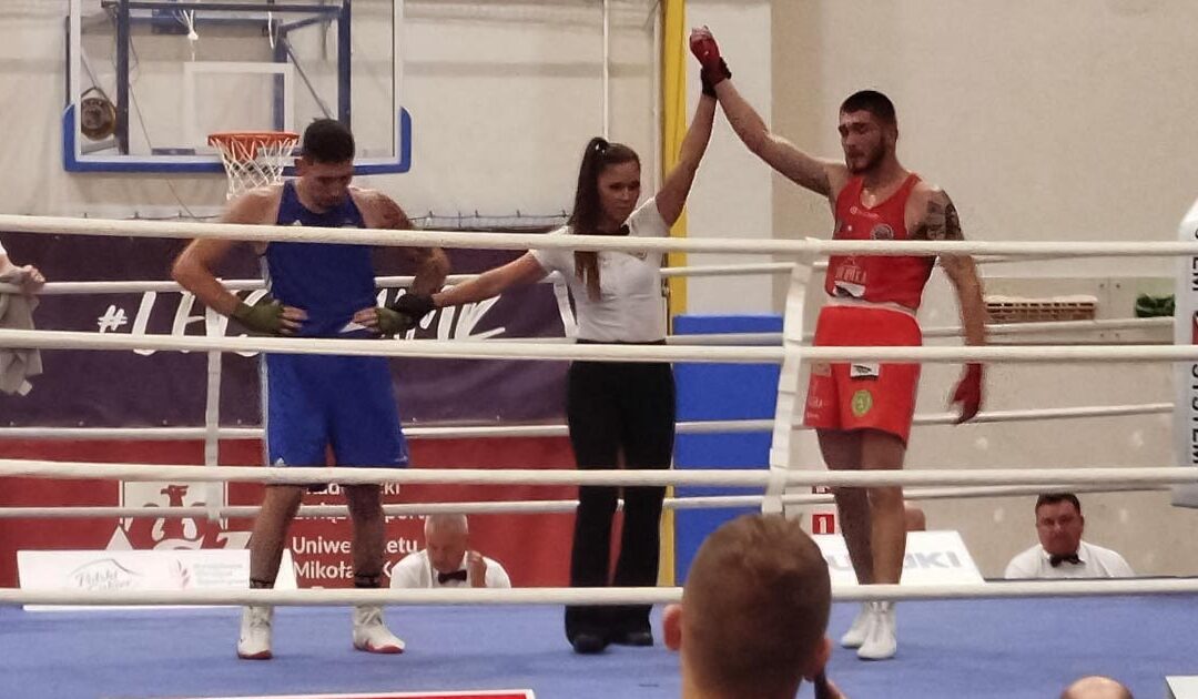 Wiktor Skiba reprezentujący Ring Busko-Zdrój osiąga historyczny sukces na Mistrzostwach Polski U23 – a to nie koniec zmagań!