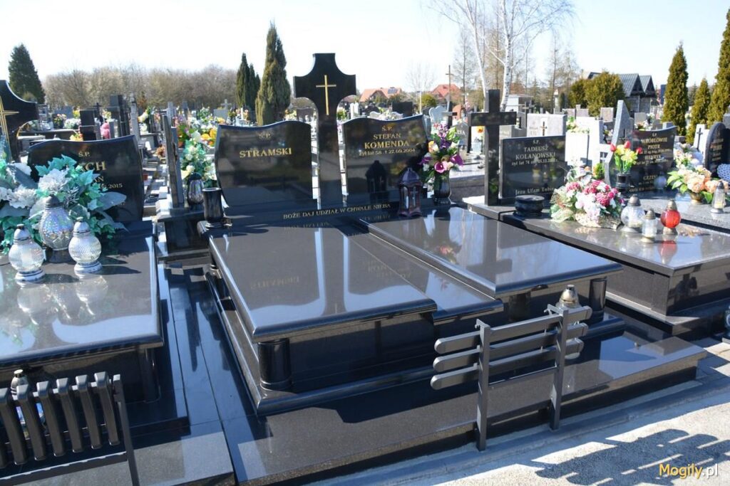 grób stefana komendy na cmentarzu w busku-zdroju