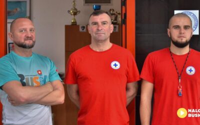 87 latka po raz kolejny wzięła udział w Buskim Maratonie Pływackim – relacja z wydarzenia. (VIDEO)