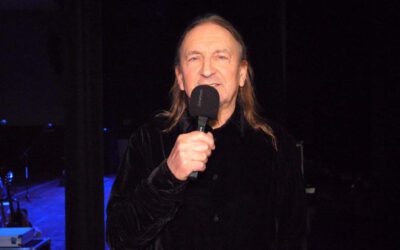 Koncert zaduszkowy w Busku-Zdroju z udziałem Marka Piekarczyka – pełen wspomnień i hołdu dla polskich gwiazd (VIDEO)