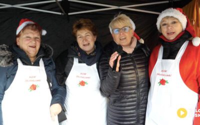 Jarmark Bożonarodzeniowy w Busku-Zdroju – lokalni przedsiębiorcy i koła gospodyń wiejskich ugościły odwiedzających (VIDEO)