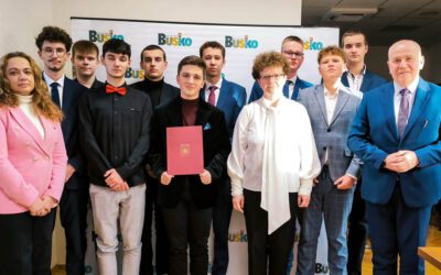 Wczoraj odbyła się pierwsza sesja Młodzieżowej Rady Miasta i Gminy Busko-Zdrój (ZDJĘCIA)