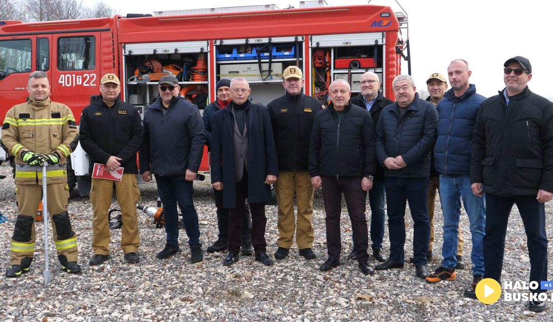 Firma Dexwal i partnerzy zaprezentowali strażakom swoje najnowsze rozwiązania gaśnicze (VIDEO)