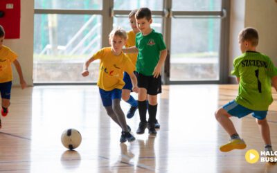 Młode talenty spotkały się na turnieju piłki nożnej organizowanym przez AP Champions i Futsal Team Busko-Zdrój! (fot. Łukasz Rysiak)