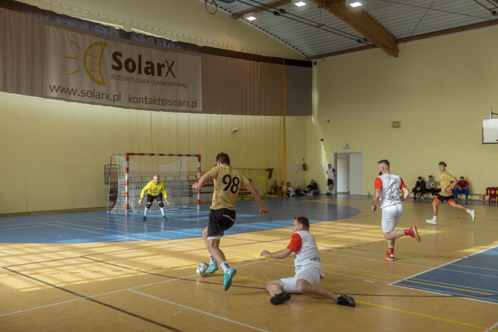 I charytatywny turniej futsalowy w busku zdroju 07