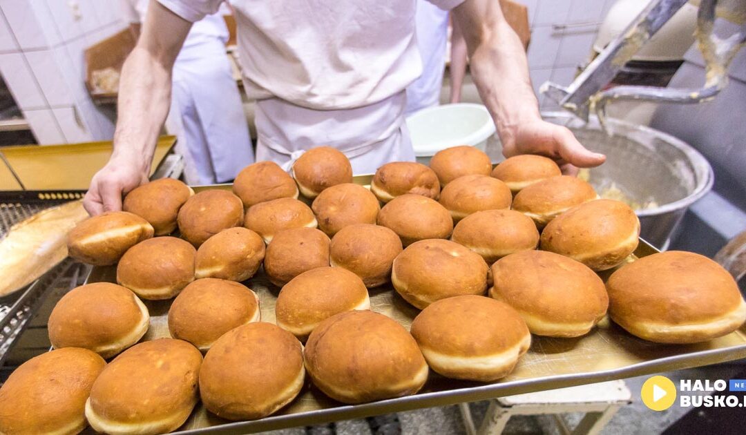 Wieczorne wyprawy po pączki na Wełecz – smak dzieciństwa, który zostanie w pamięci na lata.