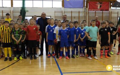 Młodzi piłkarze rywalizowali w turnieju rocznika 2015 w Busku-Zdroju (VIDEO).