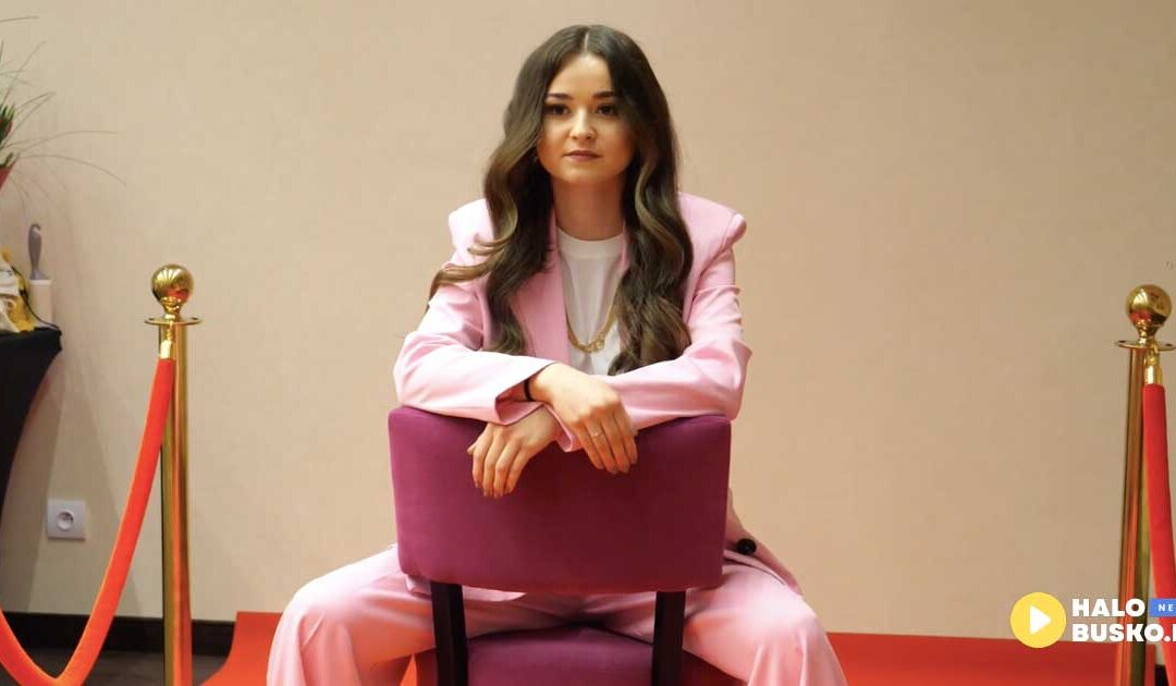 Metamorfozy, uśmiechy i kobieca energia – finał konkursu z okazji Dnia Kobiet w Busku-Zdroju! (VIDEO)