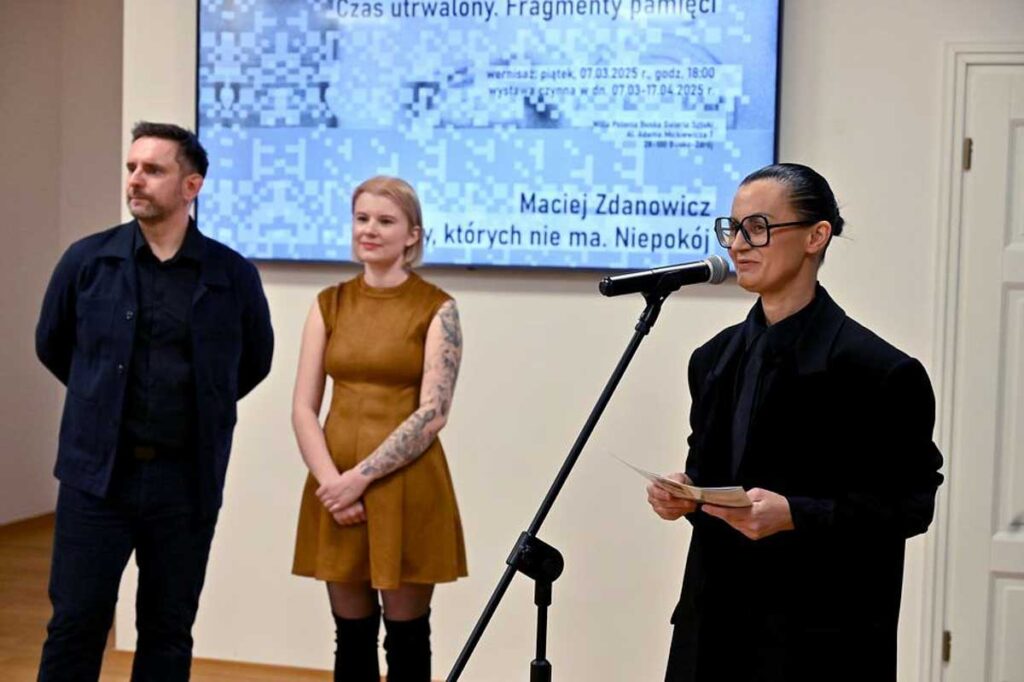 wystawa w galerii sztuki willa polonia w busku zdroju 5