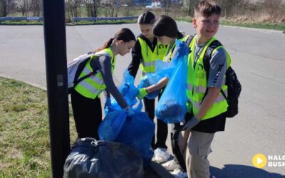 Uczniowie ze Szkoły Podstawowej Nr 1 w Busku-Zdroju wzięli udział w akcji sprzątania świata.
