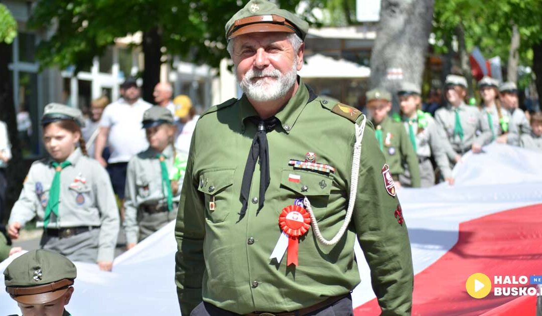 Obchody 3 maja w Busku-Zdroju – biało-czerwony korowód przeszedł ulicami miasta. (ZDJĘCIA)