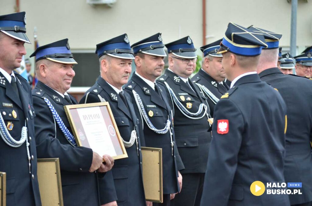 Powiatowe Obchody Dnia Strazaka 2025 w Busku Zdroju 09