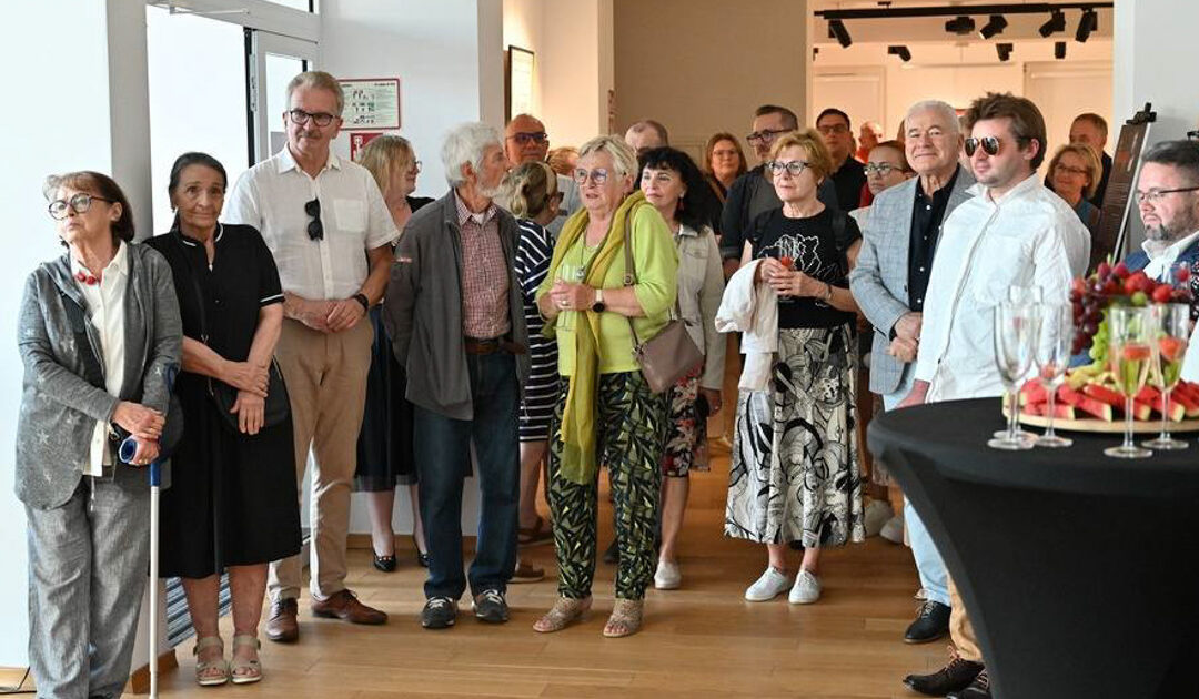 „Vanity Fair. Teatralna saga” – wystawa już otwarta w Willi Polonia w Busku-Zdroju!