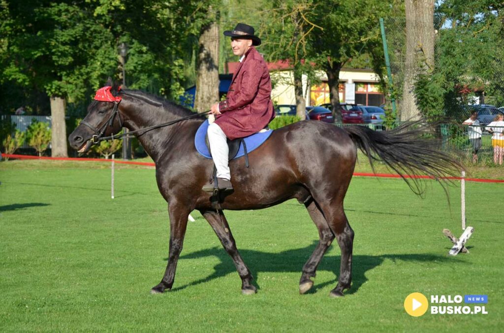III Nadnidzianska Parada Karet i Zaprzegow Konnych w Krzyzanowicach Dolnych 01
