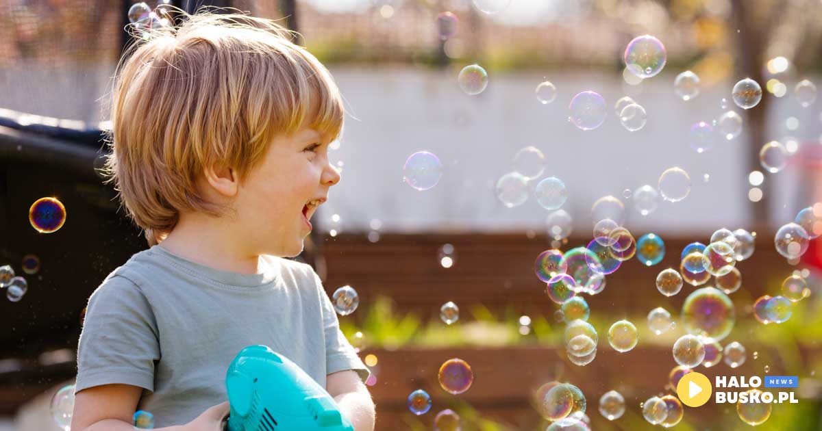 lato na trawie w busku-zdroju