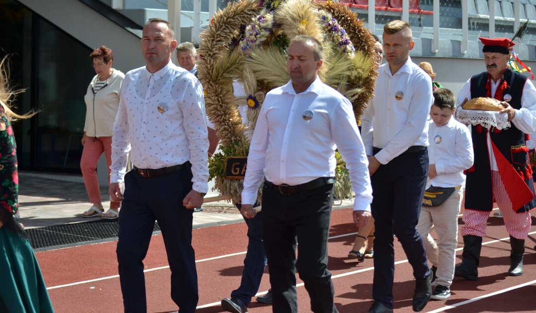 Galów z najpiękniejszym wieńcem dożynkowym podczas Dożynek w Busku-Zdroju (ZDJĘCIA)
