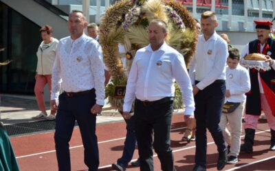 Galów z najpiękniejszym wieńcem dożynkowym podczas Dożynek w Busku-Zdroju (ZDJĘCIA)