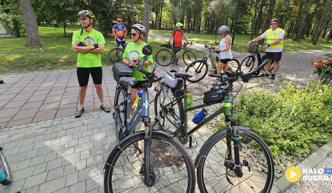 Rowerowa wyprawa z Buska-Zdroju do Wiślicy – sport, historia i wspólna zabawa