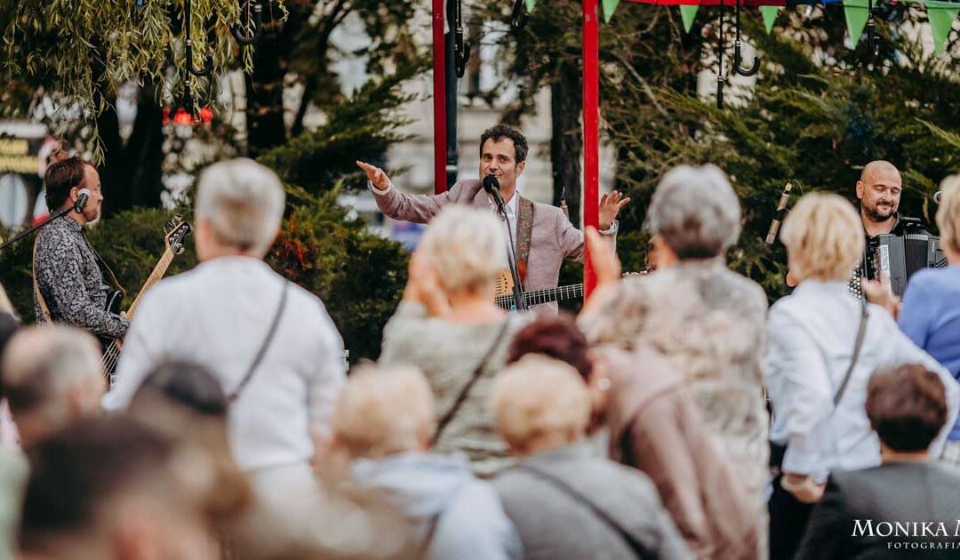 Pińczów roztańczony i pełen smaków – Jarmark Nadnidziański przyciągnął tłumy! (ZDJĘCIA)