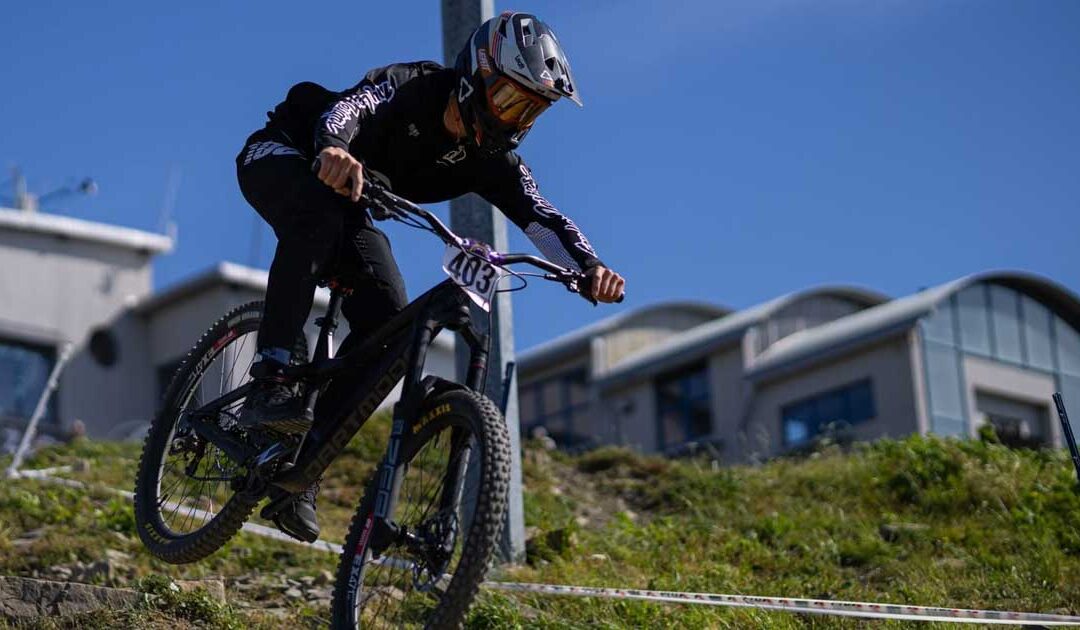 Sukces Maćka Mrożka z Szańca! Triumf w Wiśle i zwycięstwo w klasyfikacji generalnej National Downhill League!