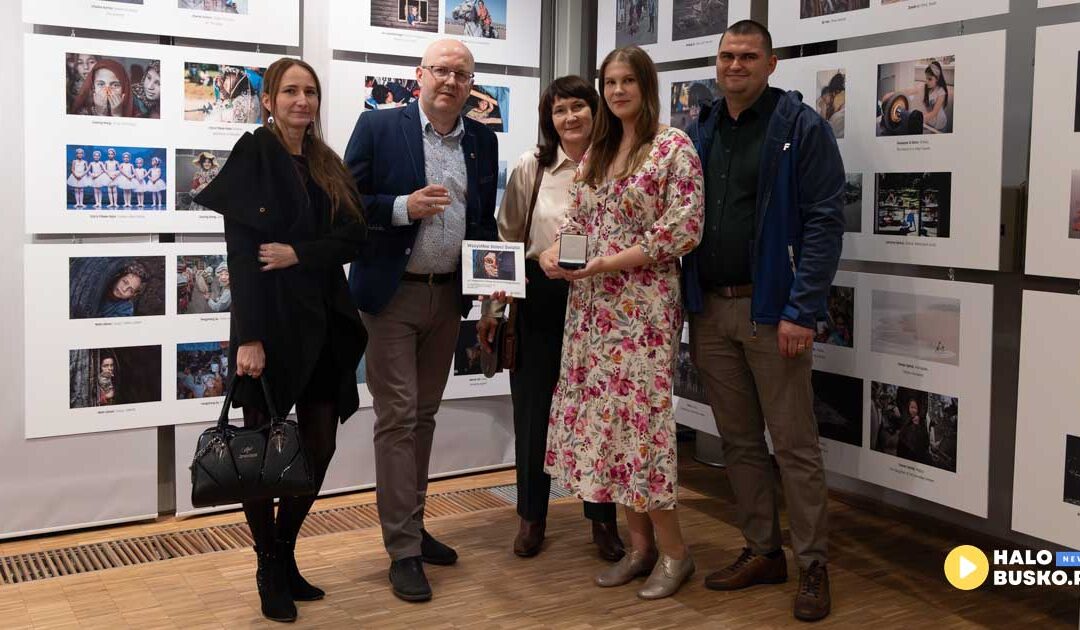 Tak było na Gali 19. Międzynarodowego Konkursu Fotograficznego „Wszystkie Dzieci Świata” w Pacanowie! (ZDJĘCIA)