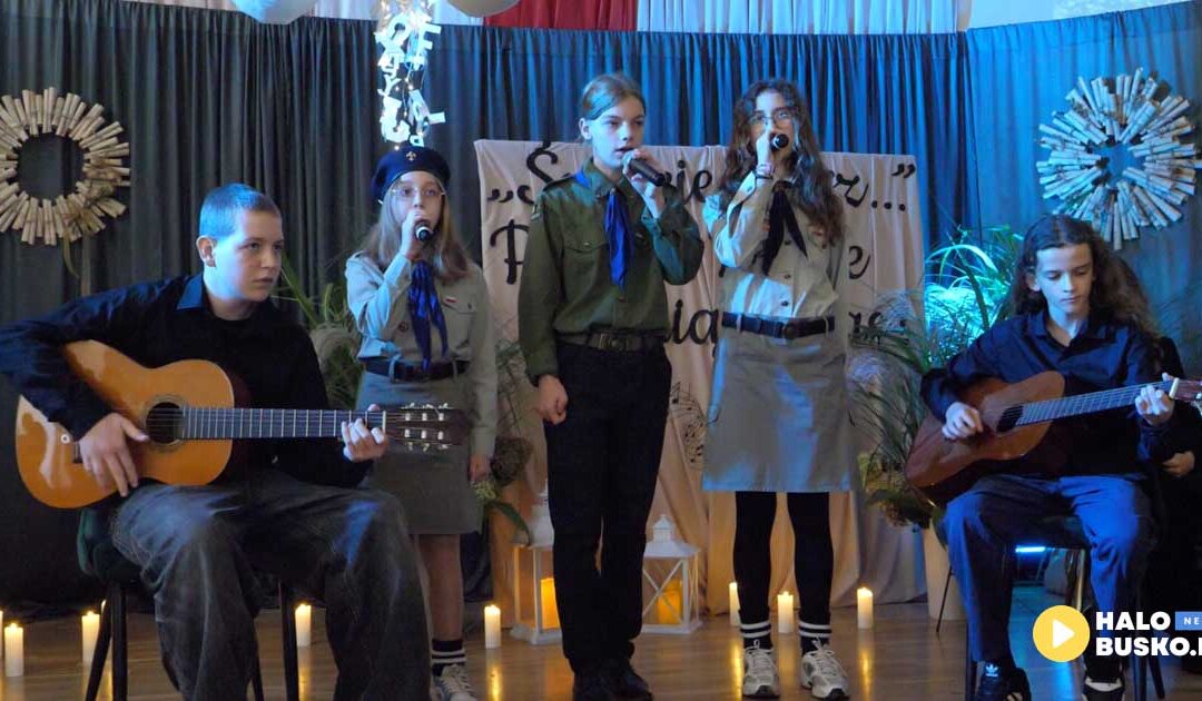 Śpiewali i grali dla Polski – patriotyczny konkurs w ZSP im. M. Kopernika w Busku-Zdroju (VIDEO)
