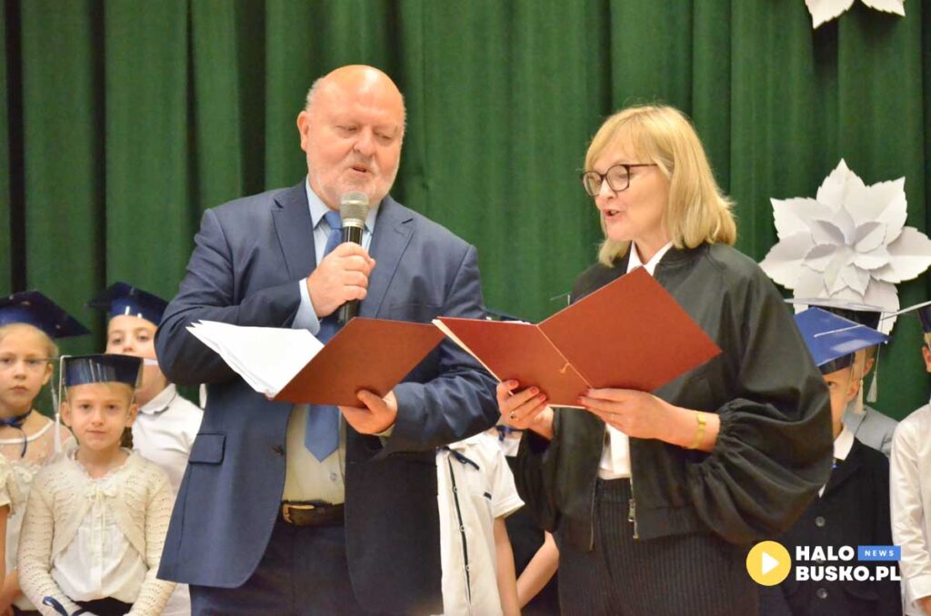 szkola zbludowice slubowanie klas pierwszych i odsloniecie tablicy wladyslawa czapli 01