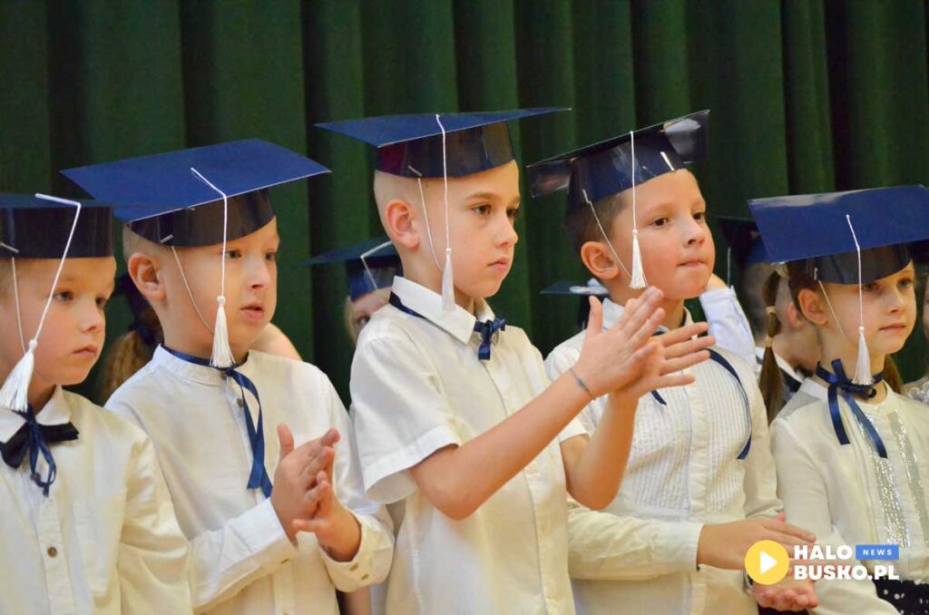 szkola zbludowice slubowanie klas pierwszych i odsloniecie tablicy wladyslawa czapli 02 1