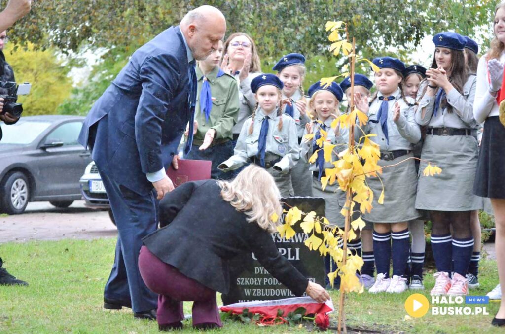 szkola zbludowice slubowanie klas pierwszych i odsloniecie tablicy wladyslawa czapli 10 1