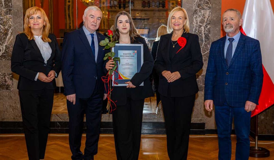 Lena Matuszewska z wyróżnieniem „Talenty Świętokrzyskie 2025”.