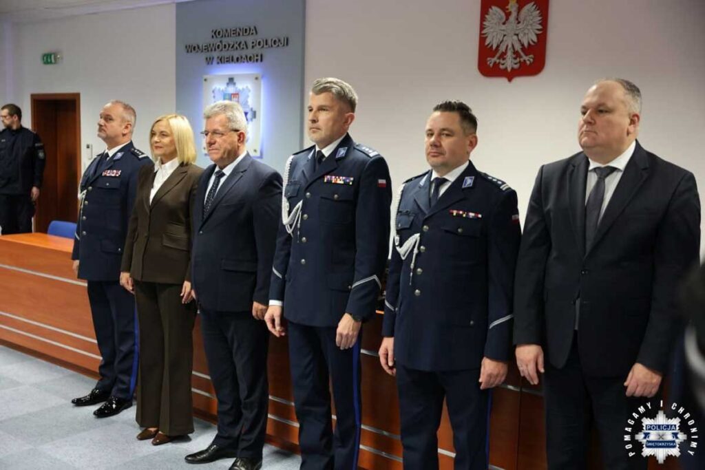 Policjanci z Buska Zdroju i Solca Zdroju wsrod wyroznionych podczas uroczystosci w Kielcach. 4