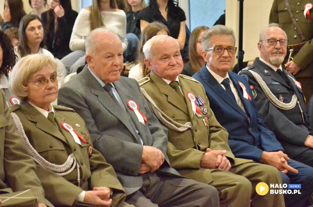 akademia 11 listopada 2025 w zsp kopernik w busku zdroju 8 1