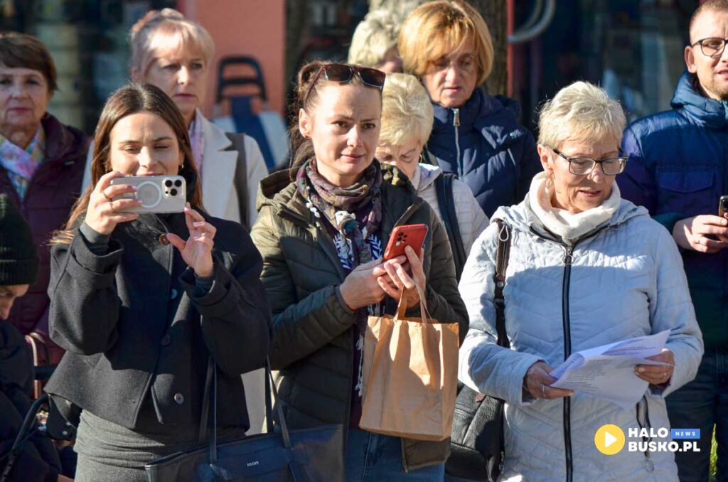 spiewanie piesni patriotycznych w busku zdroju 1