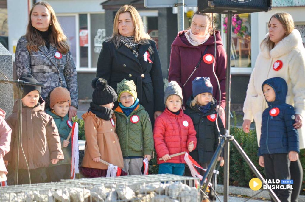 spiewanie piesni patriotycznych w busku zdroju 11