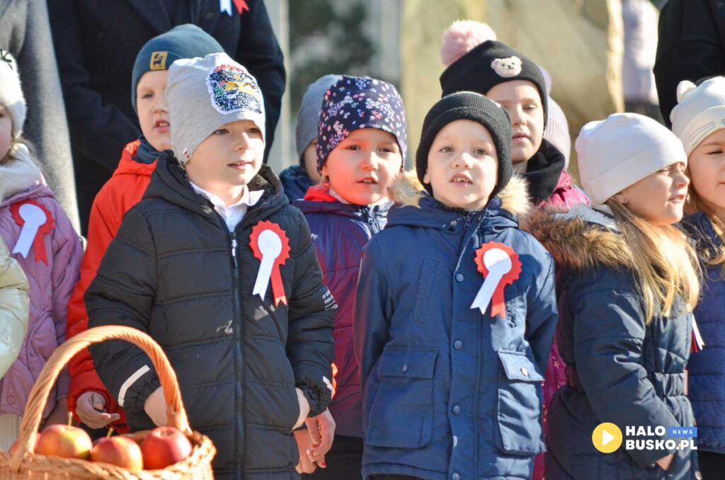 spiewanie piesni patriotycznych w busku zdroju 13