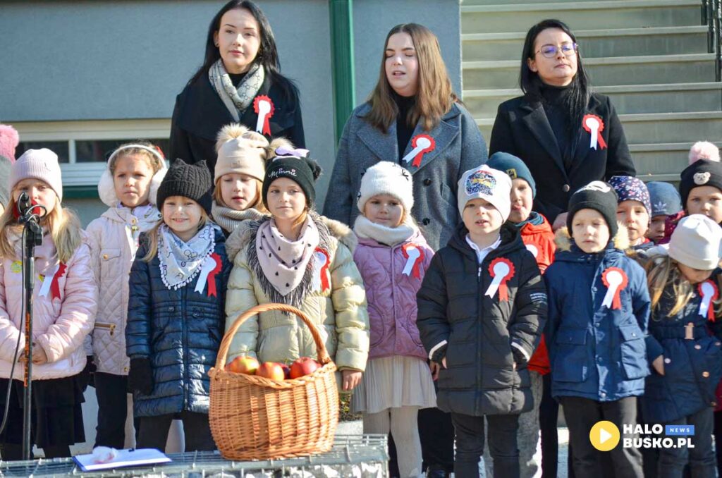 spiewanie piesni patriotycznych w busku zdroju 20