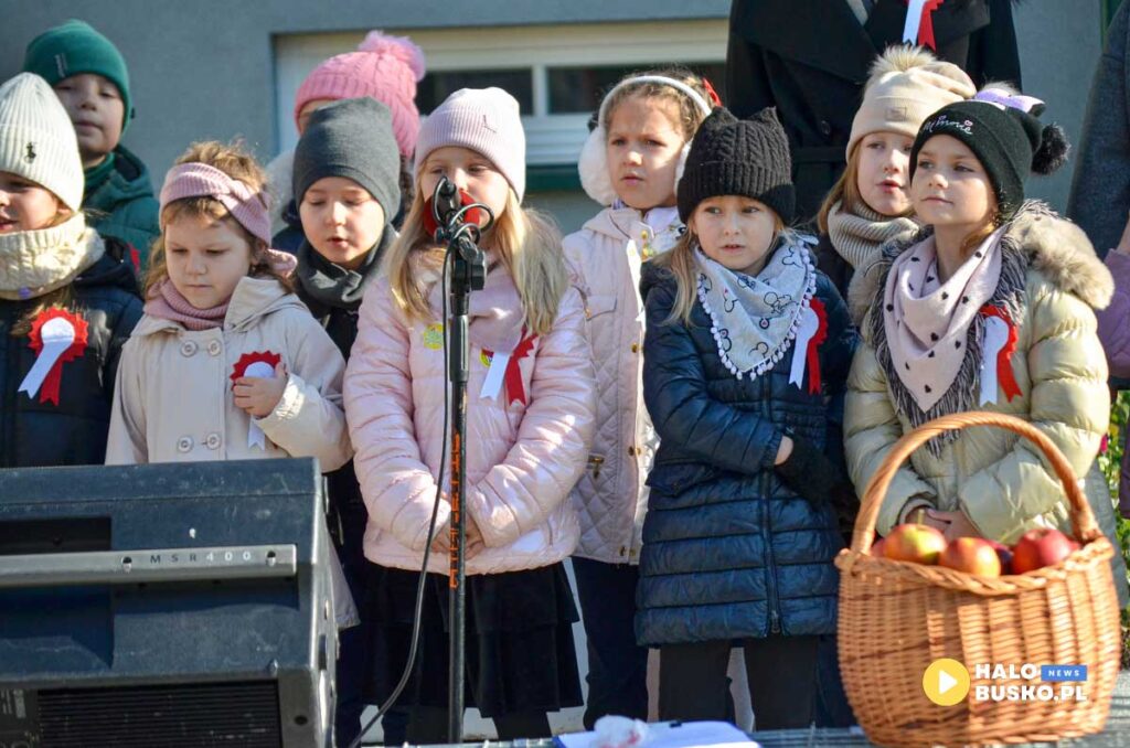 spiewanie piesni patriotycznych w busku zdroju 22