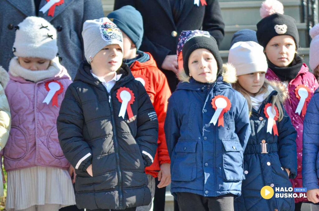 spiewanie piesni patriotycznych w busku zdroju 23