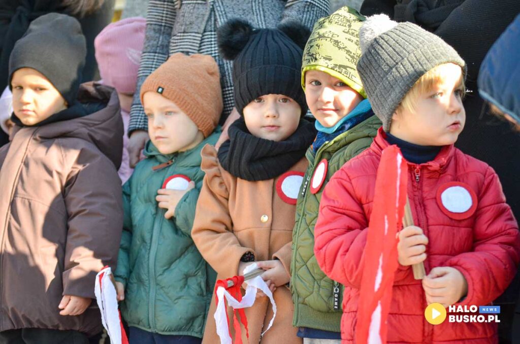 spiewanie piesni patriotycznych w busku zdroju 28