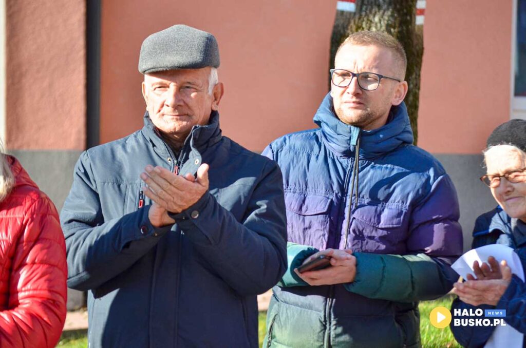 spiewanie piesni patriotycznych w busku zdroju 32