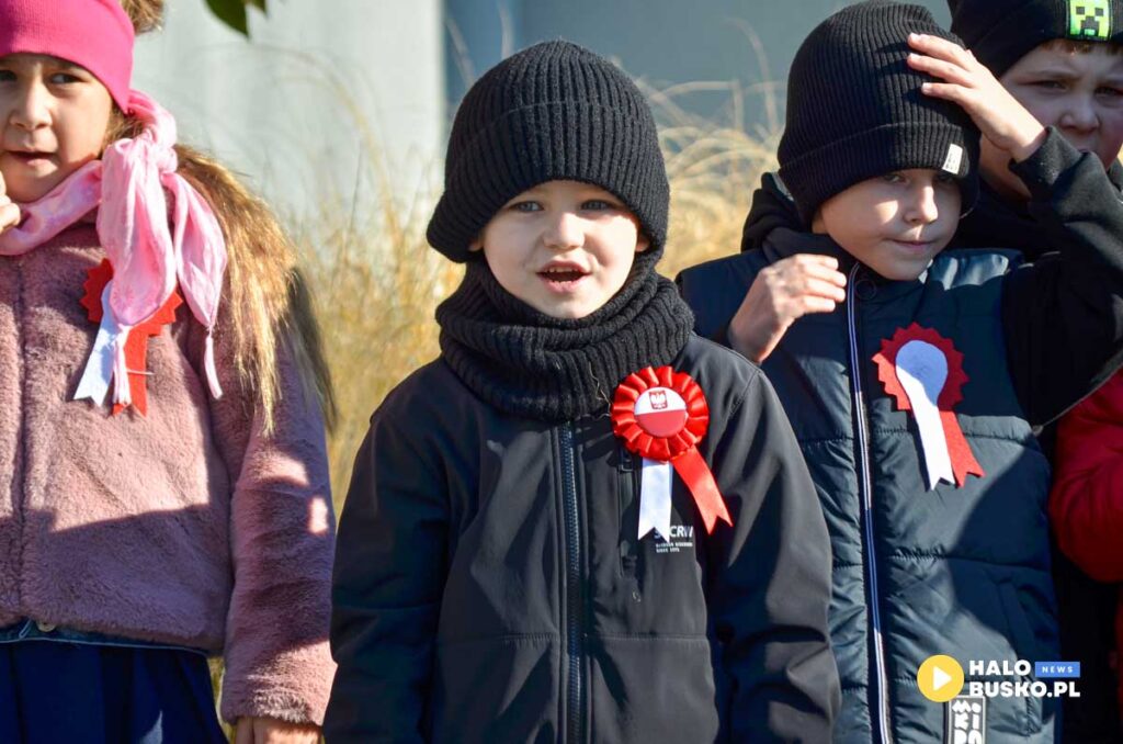 spiewanie piesni patriotycznych w busku zdroju 42