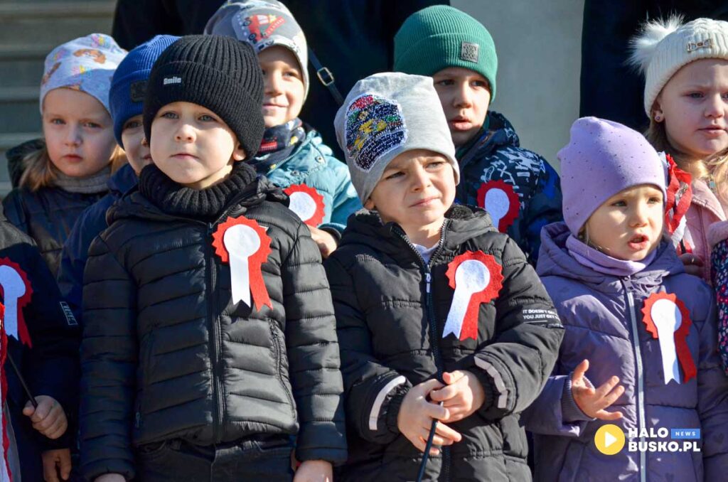 spiewanie piesni patriotycznych w busku zdroju 5